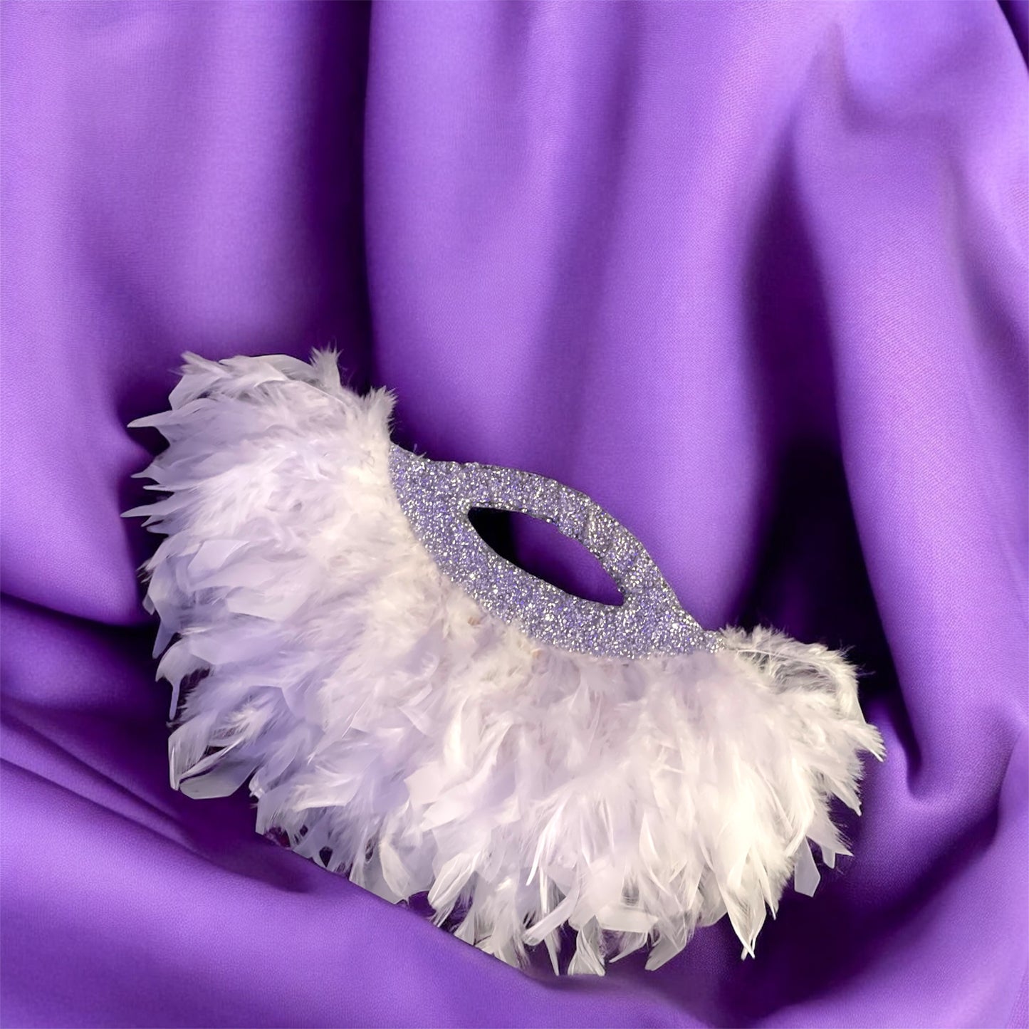 Luxury Bridal Feather Fan – Wedding, Engagement, & Photoshoot Hand Fan