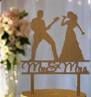 Wedding Cake Topper | Singing couple cake topper |Mr and Mrs Cake topper |Rustic Cake topper