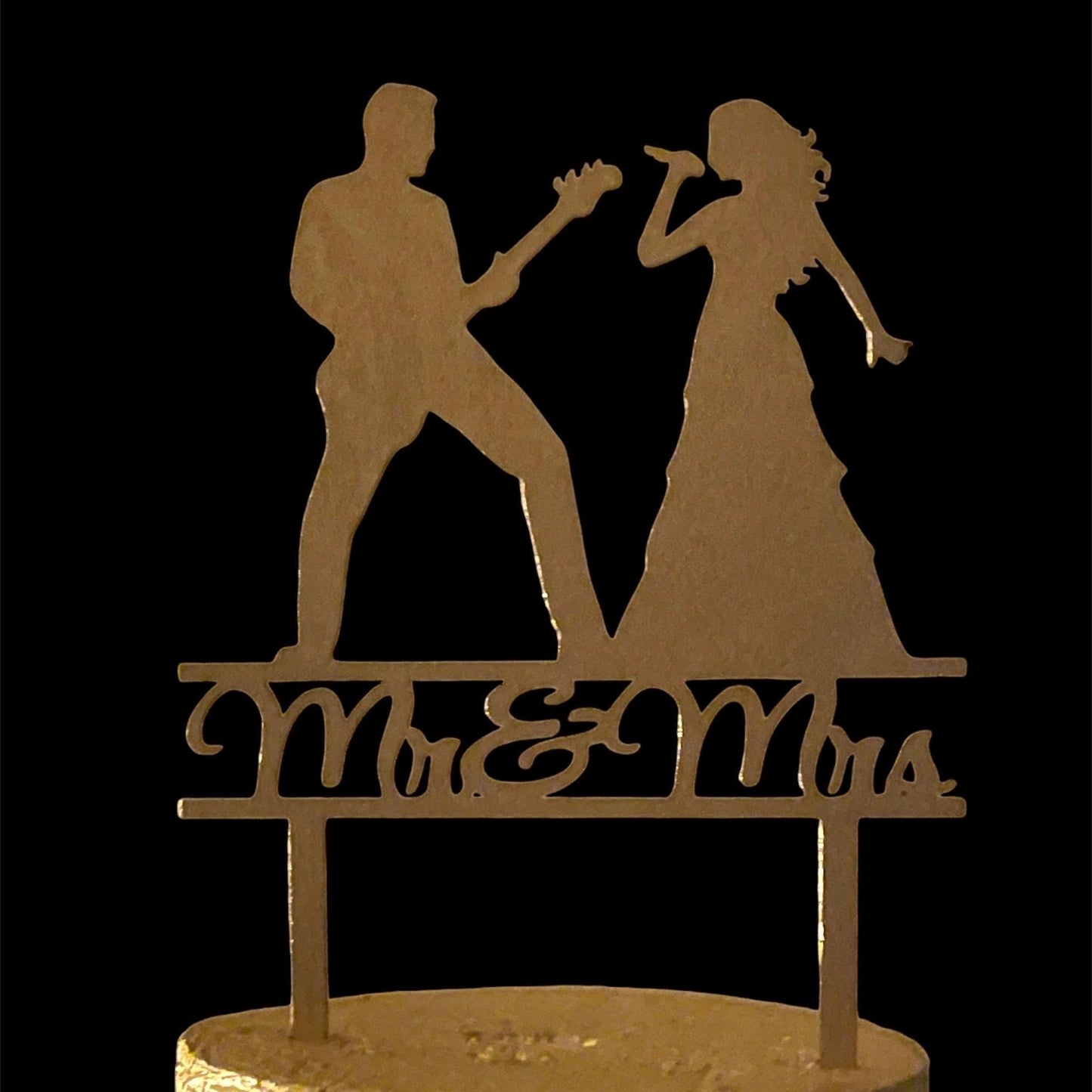 Wedding Cake Topper | Singing couple cake topper |Mr and Mrs Cake topper |Rustic Cake topper