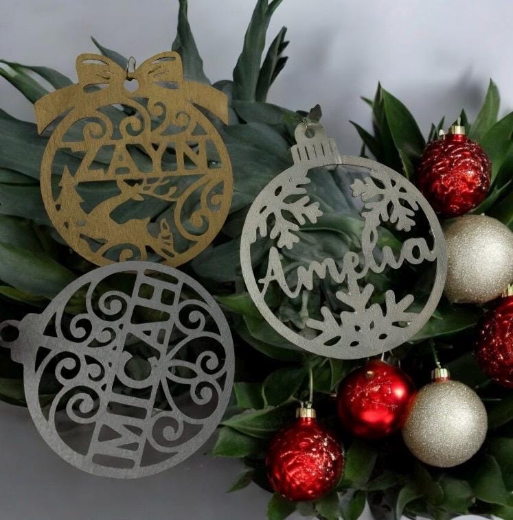 Family Christmas Ornaments - Personalized Ornaments With Names - Custom Xmas Tree Ornament - Pet Christmas Ornaments - Xmas gift Cat or Dog