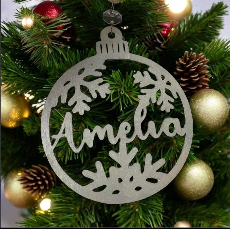 Family Christmas Ornaments - Personalized Ornaments With Names - Custom Xmas Tree Ornament - Pet Christmas Ornaments - Xmas gift Cat or Dog