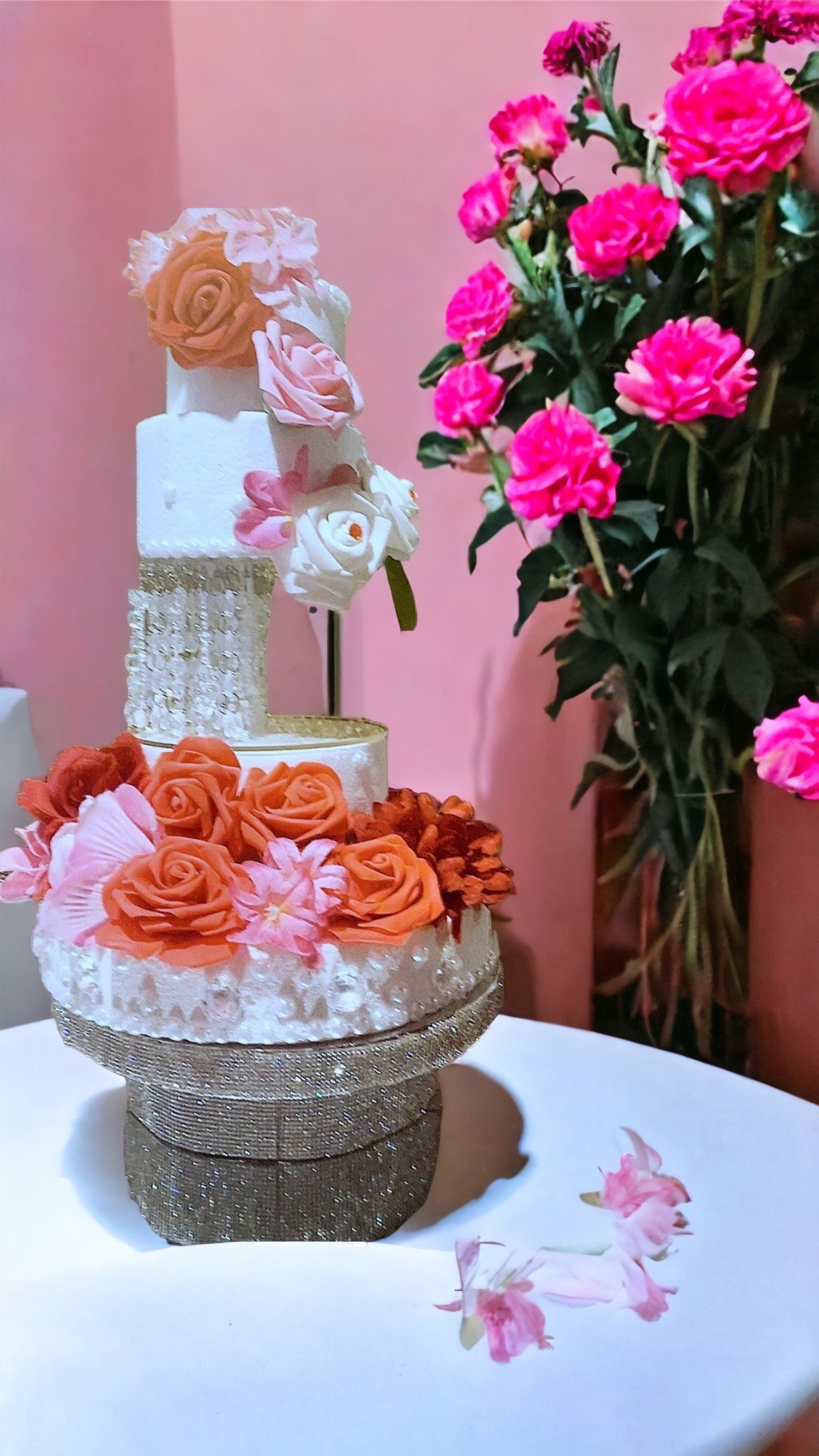 Cake Riser | Floating CAKE stand