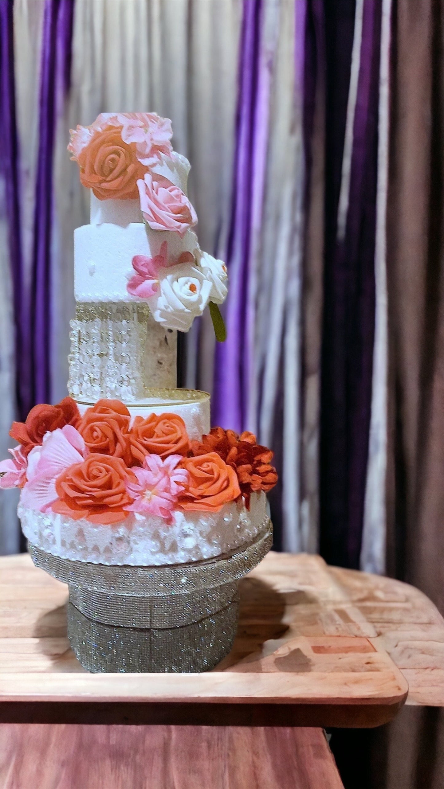 Cake Riser | Floating CAKE stand